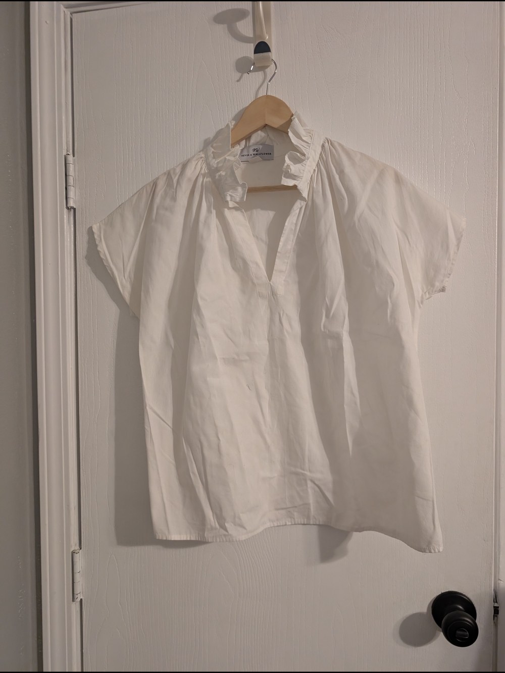 Wallflower White Button-Up Blouse